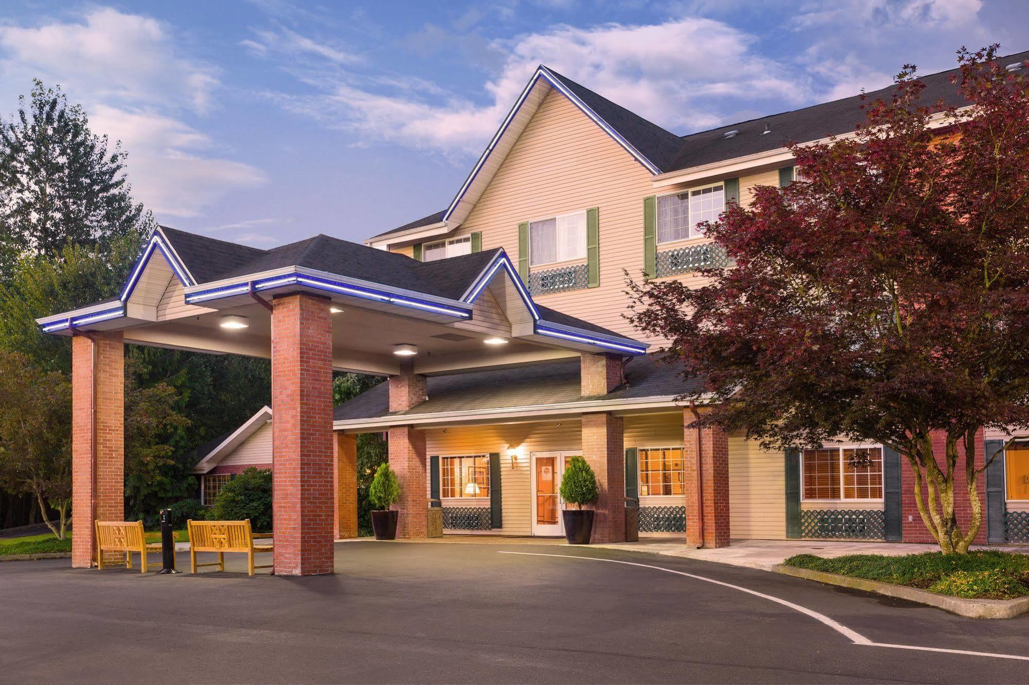 Comfort Inn & Suites Tualatin - Lake Oswego South Eksteriør bilde